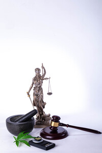 Symbolfoto Straferlass wegen Cannabis-Legalisierung