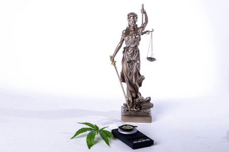 Symbolfoto Straferlass wegen Cannabis-Legalisierung