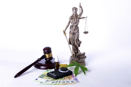 Symbolfoto Straferlass wegen Cannabis-Legalisierung