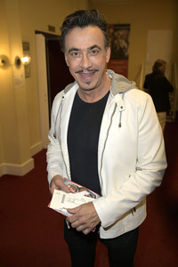 Theaterpremiere 'Achtsam morden' in Berlin