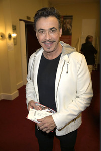 Theaterpremiere 'Achtsam morden' in Berlin