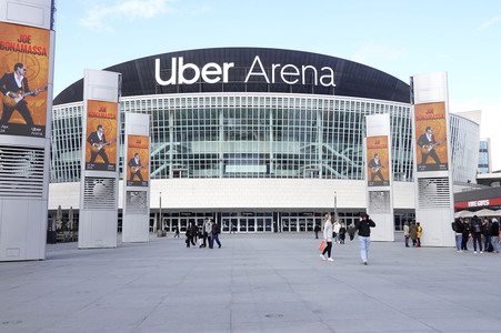 Umbenennung der Mercedes-Benz Arena in Uber Arena in Berlin