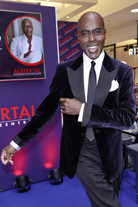 Bruce Darnell im Alstertal-Einkaufszentrum in Hamburg