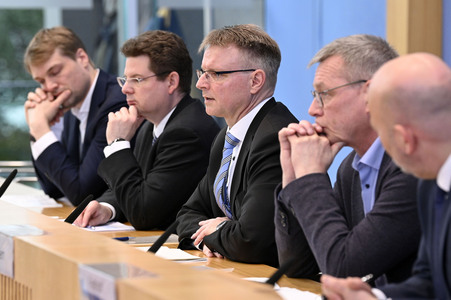 Bundespressekonferenz Gemeinschaftsdiagnose der Wirtschaftsforschungsinstitute Frühjahr 2024 in Berlin
