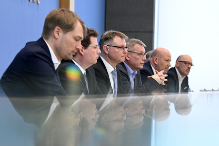 Bundespressekonferenz Gemeinschaftsdiagnose der Wirtschaftsforschungsinstitute Frühjahr 2024 in Berlin