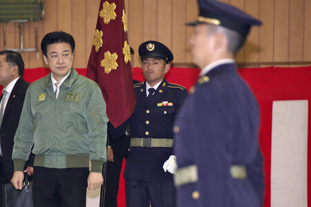 Minoru Kihara besucht Militärschule in Yokosuka