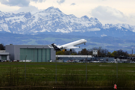 Vorerst letzte Maschine der Lufthansa am Bodensee-Airport Friedrichshafen