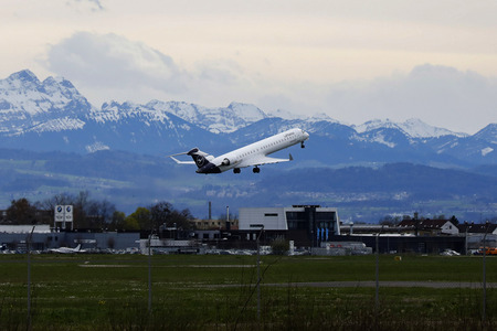 Vorerst letzte Maschine der Lufthansa am Bodensee-Airport Friedrichshafen