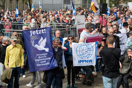 Ostermarsch mit Kundgebung in Berlin
