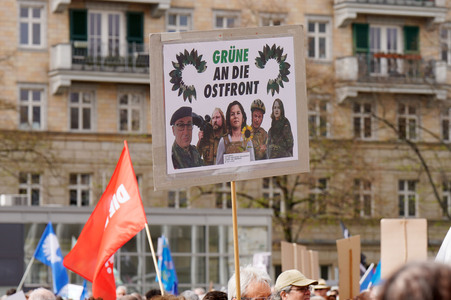 Ostermarsch mit Kundgebung in Berlin