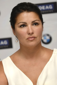 Pressekonferenz mit Anna Netrebko in Berlin