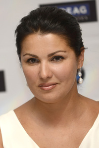 Pressekonferenz mit Anna Netrebko in Berlin