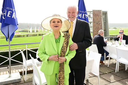 Große Saisoneröffnung 2024 auf der Rennbahn Hoppegarten in Berlin