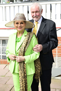 Große Saisoneröffnung 2024 auf der Rennbahn Hoppegarten in Berlin