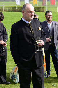 Große Saisoneröffnung 2024 auf der Rennbahn Hoppegarten in Berlin