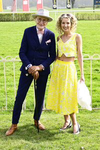 Große Saisoneröffnung 2024 auf der Rennbahn Hoppegarten in Berlin