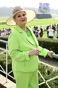 Große Saisoneröffnung 2024 auf der Rennbahn Hoppegarten in Berlin