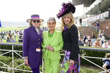 Große Saisoneröffnung 2024 auf der Rennbahn Hoppegarten in Berlin