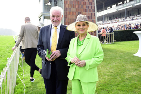 Große Saisoneröffnung 2024 auf der Rennbahn Hoppegarten in Berlin