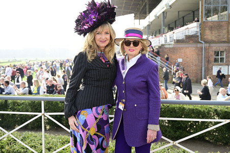 Große Saisoneröffnung 2024 auf der Rennbahn Hoppegarten in Berlin