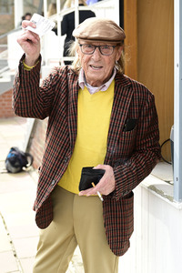 Große Saisoneröffnung 2024 auf der Rennbahn Hoppegarten in Berlin