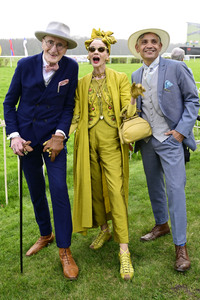 Große Saisoneröffnung 2024 auf der Rennbahn Hoppegarten in Berlin