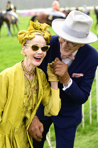 Große Saisoneröffnung 2024 auf der Rennbahn Hoppegarten in Berlin