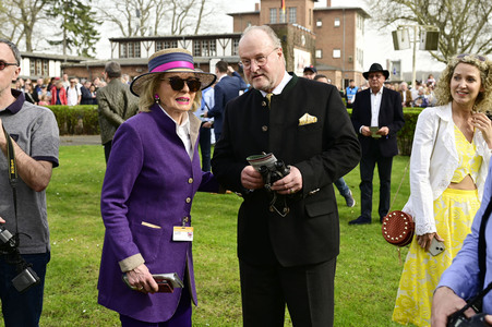Große Saisoneröffnung 2024 auf der Rennbahn Hoppegarten in Berlin