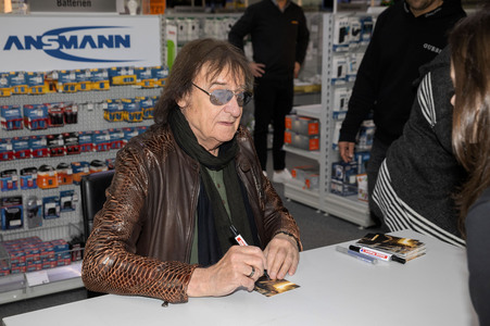 Autogrammstunde mit Dieter Birr in Bautzen