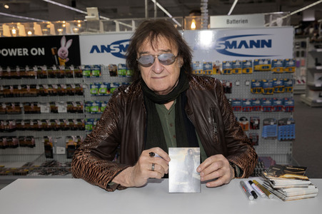 Autogrammstunde mit Dieter Birr in Bautzen