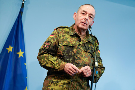 Pressekonferenz des Bundesministers der Verteidigung in Berlin