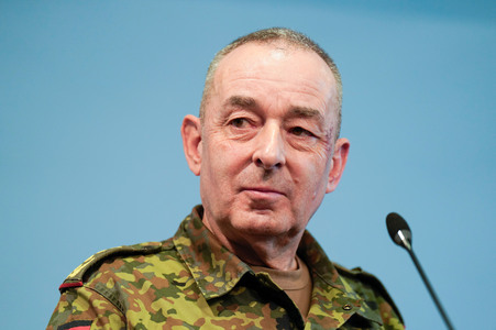 Pressekonferenz des Bundesministers der Verteidigung in Berlin