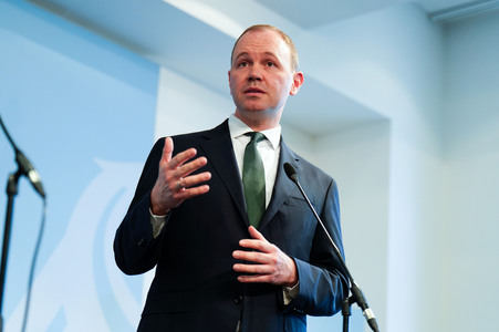 Pressekonferenz des Bundesministers der Verteidigung in Berlin