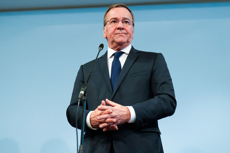 Pressekonferenz des Bundesministers der Verteidigung in Berlin