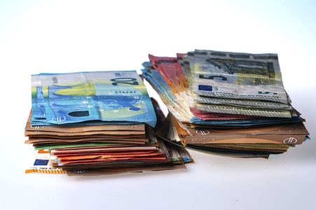 Symbolfoto Barzahlung