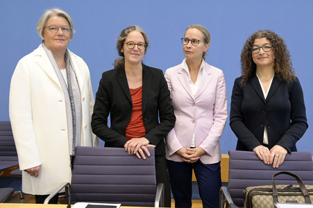 Bundespressekonferenz Abschlussbericht der Kommission zur reproduktiven Selbstbestimmung und Fortpflanzungsmedizin in Berlin