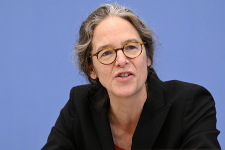 Bundespressekonferenz Abschlussbericht der Kommission zur reproduktiven Selbstbestimmung und Fortpflanzungsmedizin in Berlin