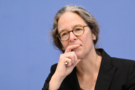 Bundespressekonferenz Abschlussbericht der Kommission zur reproduktiven Selbstbestimmung und Fortpflanzungsmedizin in Berlin