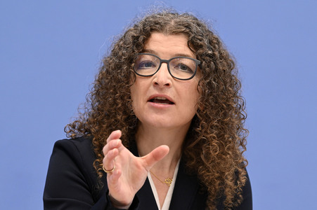 Bundespressekonferenz Abschlussbericht der Kommission zur reproduktiven Selbstbestimmung und Fortpflanzungsmedizin in Berlin