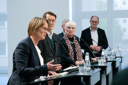 Pressekonferenz zur Krankenhausreform in Berlin