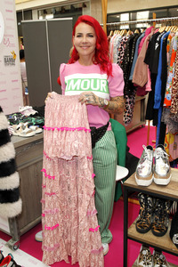 2. Charity-Flohmarkt zugunsten der Tribute to Bambi Stiftung in Hamburg