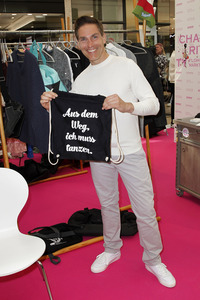 2. Charity-Flohmarkt zugunsten der Tribute to Bambi Stiftung in Hamburg