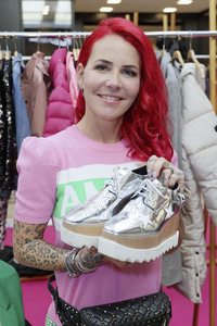 2. Charity-Flohmarkt zugunsten der Tribute to Bambi Stiftung in Hamburg