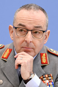 Bundespressekonferenz Quadriga - Militärübung für glaubhafte Abschreckung in Berlin