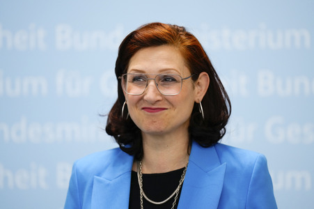 Übergabe der Studie 'Diagnose Diskriminierung' in Berlin