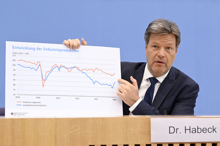 Bundespressekonferenz Frühjahresprojektion der Bundesregierung 2024 in Berlin