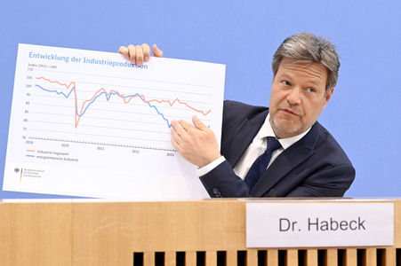 Bundespressekonferenz Frühjahresprojektion der Bundesregierung 2024 in Berlin