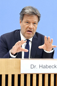 Bundespressekonferenz Frühjahresprojektion der Bundesregierung 2024 in Berlin