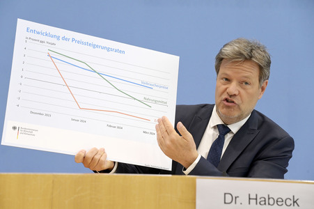 Bundespressekonferenz Frühjahresprojektion der Bundesregierung 2024 in Berlin