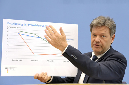 Bundespressekonferenz Frühjahresprojektion der Bundesregierung 2024 in Berlin